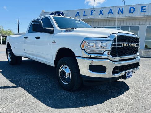 Used 2024 RAM 3500 Tradesman w/ Chrome Appearance Group image 2