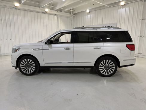 Used 2019 Lincoln Navigator Reserve w/ Cargo Package image 2