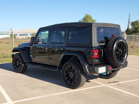 Used 2023 Jeep Wrangler Unlimited Sahara image 7