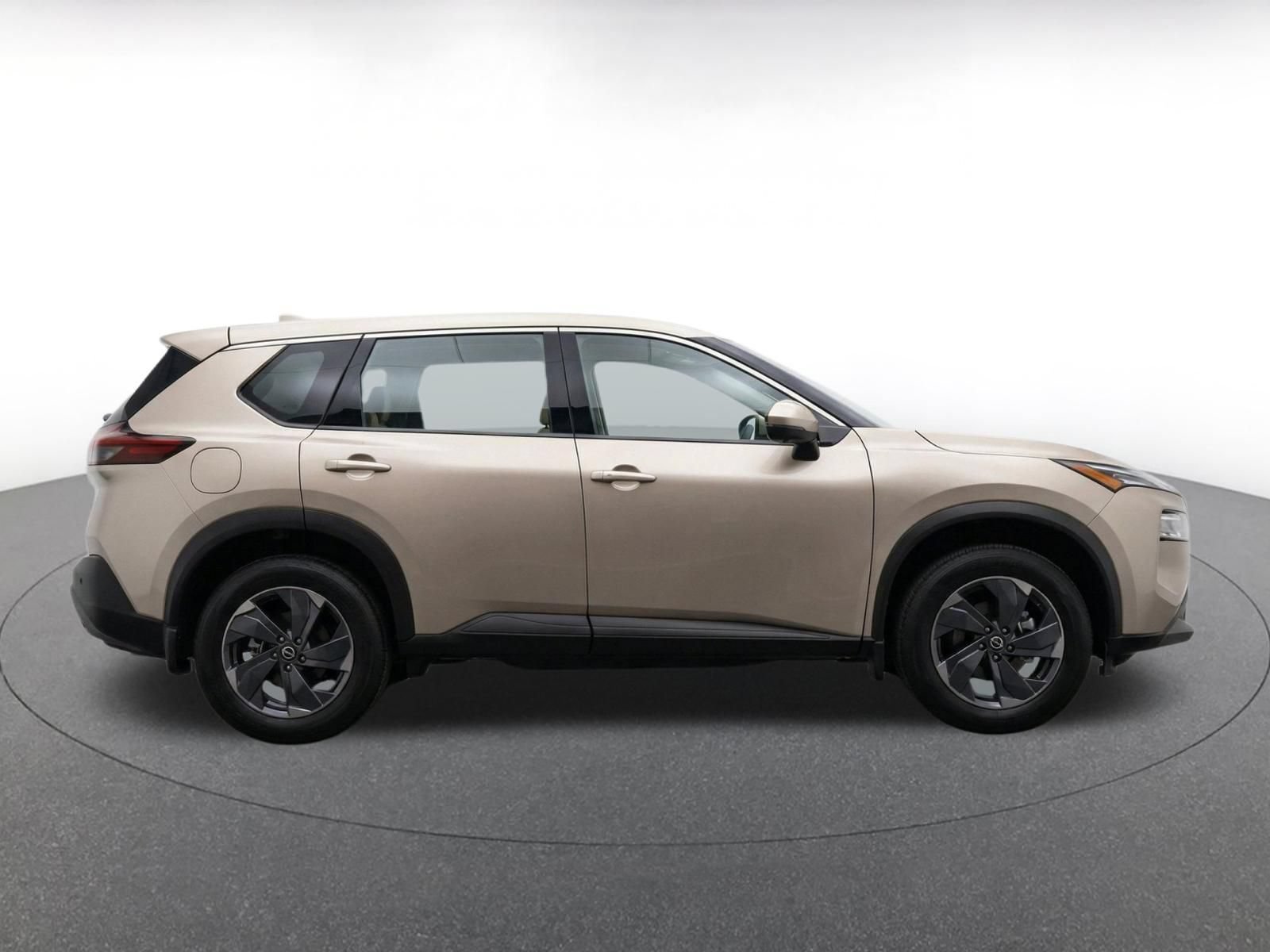 Used 2025 Nissan Rogue SV AWD/4WD image 9