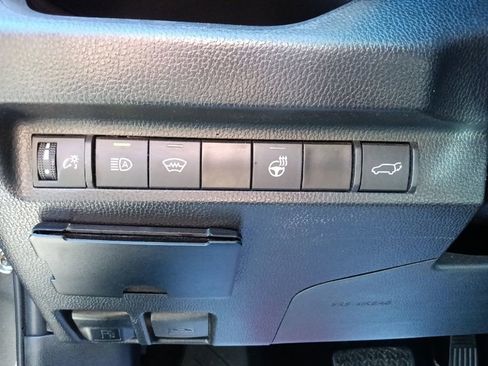 Used 2024 Toyota RAV4 XLE w/ Convenience Package image 16