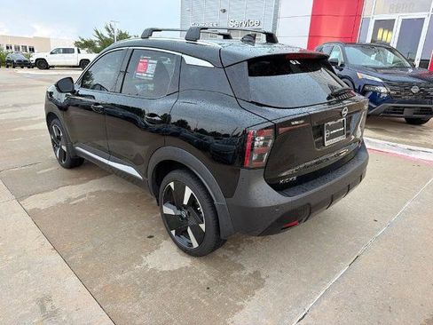 Certified 2025 Nissan Kicks SR FWD image 6
