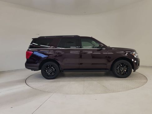 Used 2024 Ford Expedition XLT RWD image 6