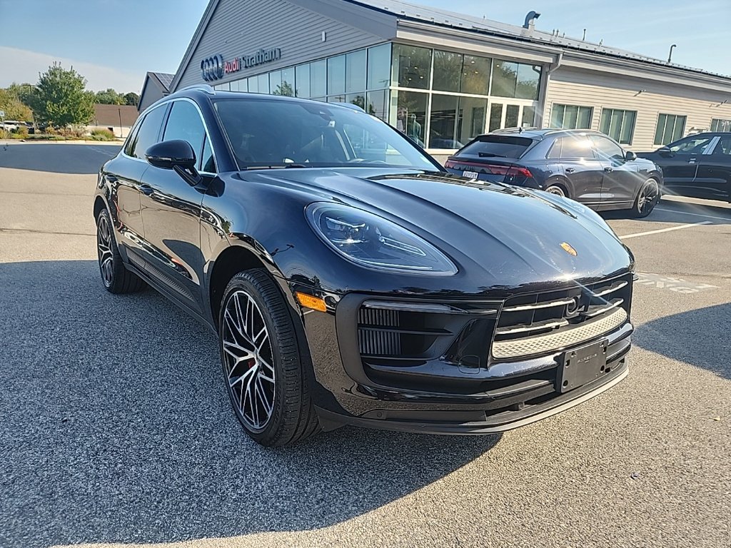 Used 2025 Porsche Macan S AWD/4WD image 3