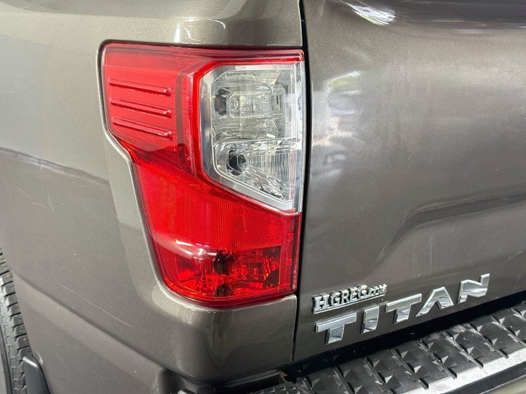 Used 2017 Nissan Titan SV RWD image 33
