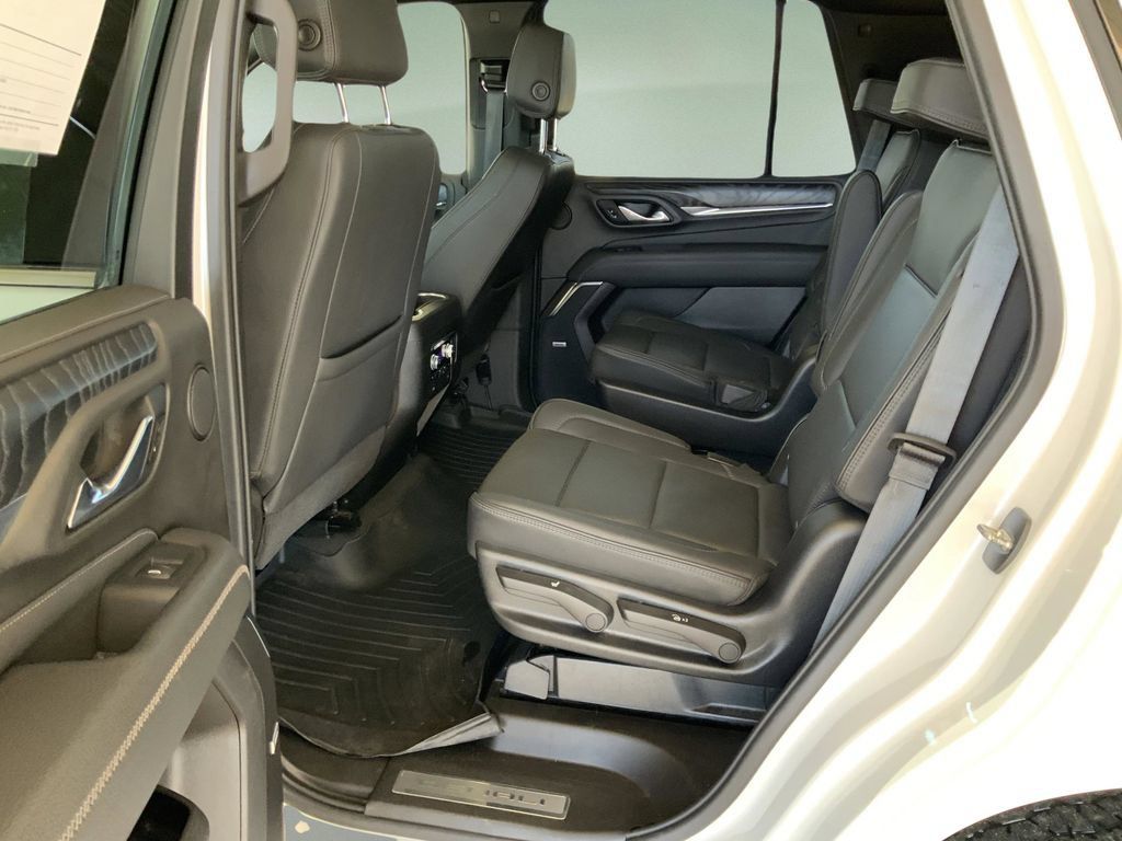 Used 2021 GMC Yukon Denali w/ Denali Premium Package AWD/4WD image 28