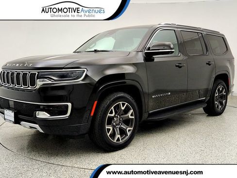 Used 2023 Jeep Wagoneer Series III w/ Convenience Group I AWD/4WD image 1