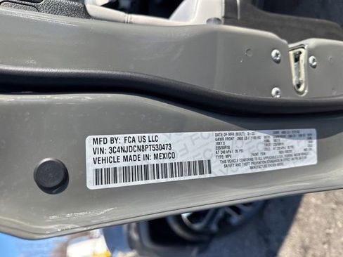 Used 2023 Jeep Compass Limited image 28