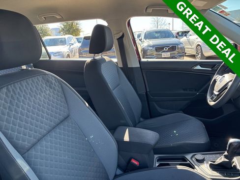 Used 2018 Volkswagen Tiguan S image 12