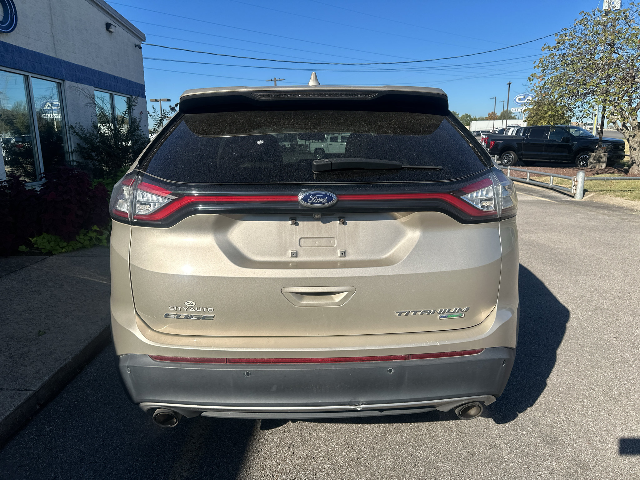 Used 2017 Ford Edge Titanium w/ Equipment Group 301A FWD image 5