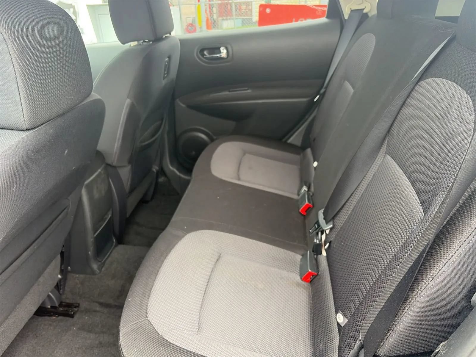 Used 2013 Nissan Rogue SV AWD/4WD image 4
