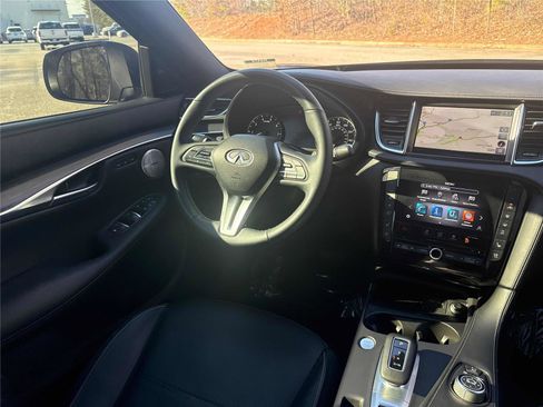 Used 2023 INFINITI QX50 Sport image 13