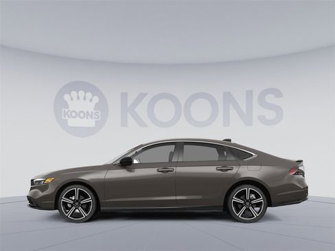 Used 2023 Honda Accord Sport image 2