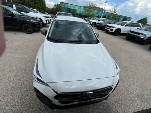 Used 2024 Subaru Crosstrek 2.0i Premium AWD/4WD image 2