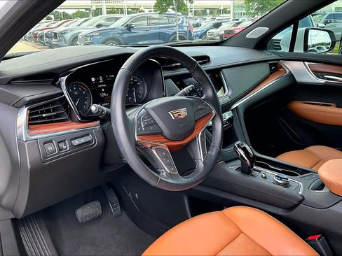 Used 2023 Cadillac XT5 Premium Luxury w/ Technology Package FWD image 17