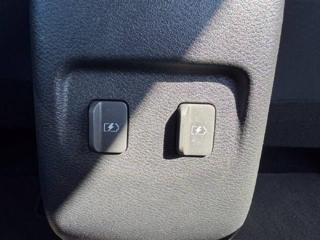 Used 2024 Nissan Kicks SV FWD image 11