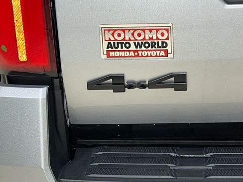 Used 2024 Toyota Tacoma TRD Sport w/ TRD Sport Upgrade Package image 29