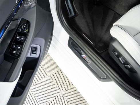Used 2026 BMW M5 Touring w/ M Driver's Package AWD/4WD image 8