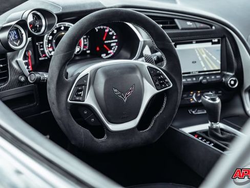Used 2016 Chevrolet Corvette Stingray Coupe RWD image 7