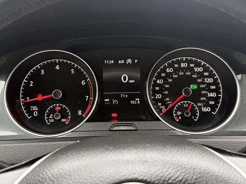 Used 2019 Volkswagen Golf SE image 29