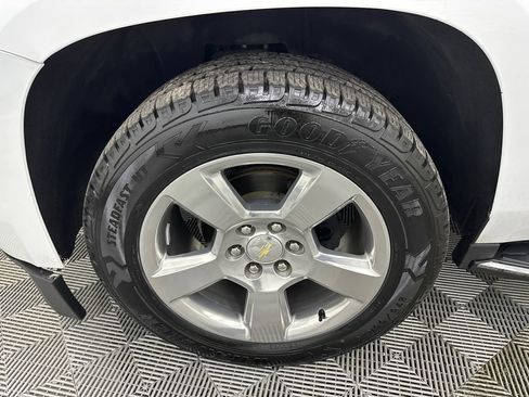 Used 2020 Chevrolet Suburban Premier AWD/4WD image 13