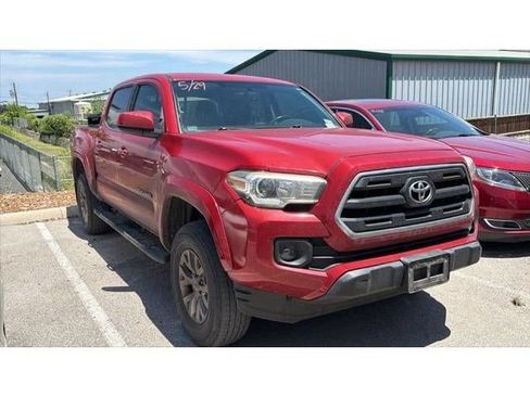 Used 2017 Toyota Tacoma SR5 w/ Tow Package AWD/4WD image 2