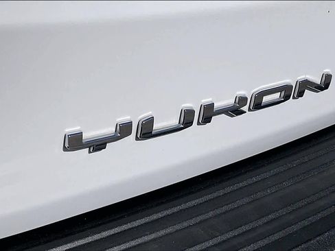 Used 2024 GMC Yukon XL Denali image 30