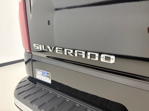 Used 2023 Chevrolet Silverado 1500 LT AWD/4WD image 25