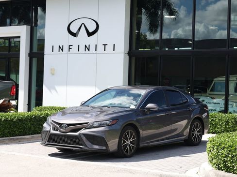 Used 2023 Toyota Camry SE w/ Convenience Package FWD image 1