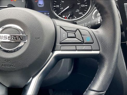 Used 2022 Nissan Rogue Sport SL image 18