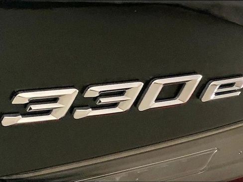 Certified 2023 BMW 330e w/ Convenience Package image 30