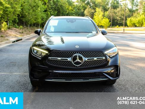 Used 2025 Mercedes-Benz GLC 300 4MATIC w/ AMG Line image 10