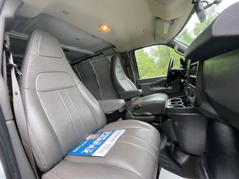 Certified 2021 Chevrolet Express 3500 w/ Driver Convenience Package RWD image 11