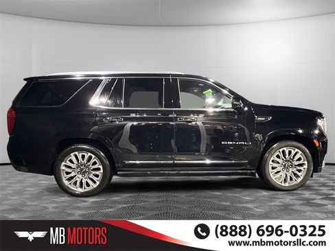 Used 2023 GMC Yukon Denali Ultimate image 2