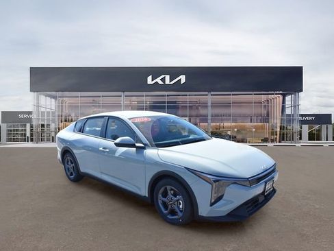 New 2026 Kia K4 FWD image 1