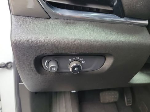 Certified 2023 Chevrolet Traverse LT image 25