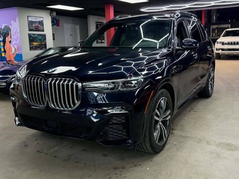 Used 2022 BMW X7 xDrive40i w/ M Sport Package AWD/4WD image 1