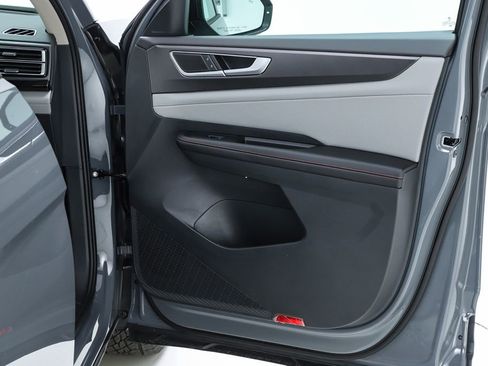 New 2026 Volkswagen Atlas Peak Edition image 32