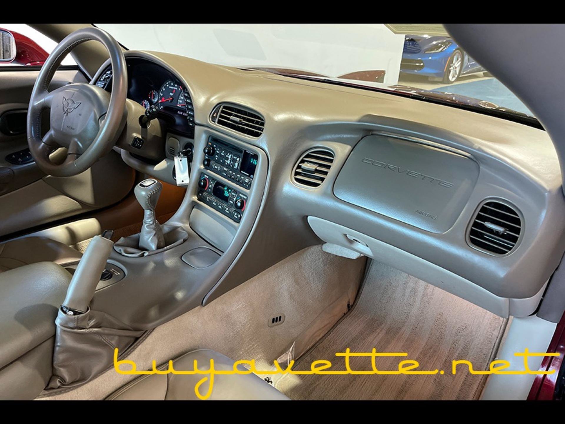 Used 2003 Chevrolet Corvette Coupe w/ Preferred Equipment Group RWD image 13