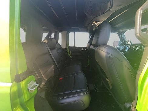 Used 2019 Jeep Wrangler Unlimited Sahara image 31