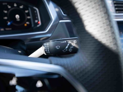 Used 2024 Volkswagen Tiguan SEL R-Line image 14