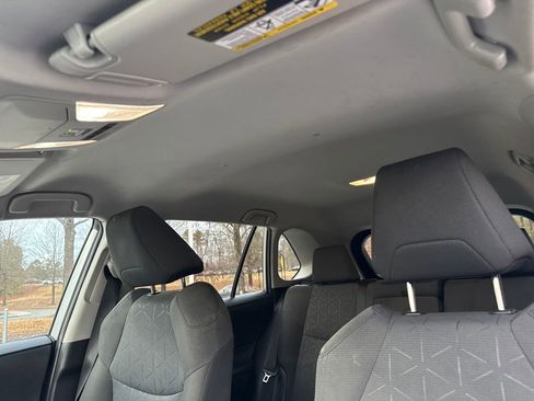 Used 2022 Toyota RAV4 XLE image 25