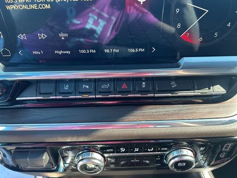 Used 2024 GMC Sierra 2500 SLT image 31