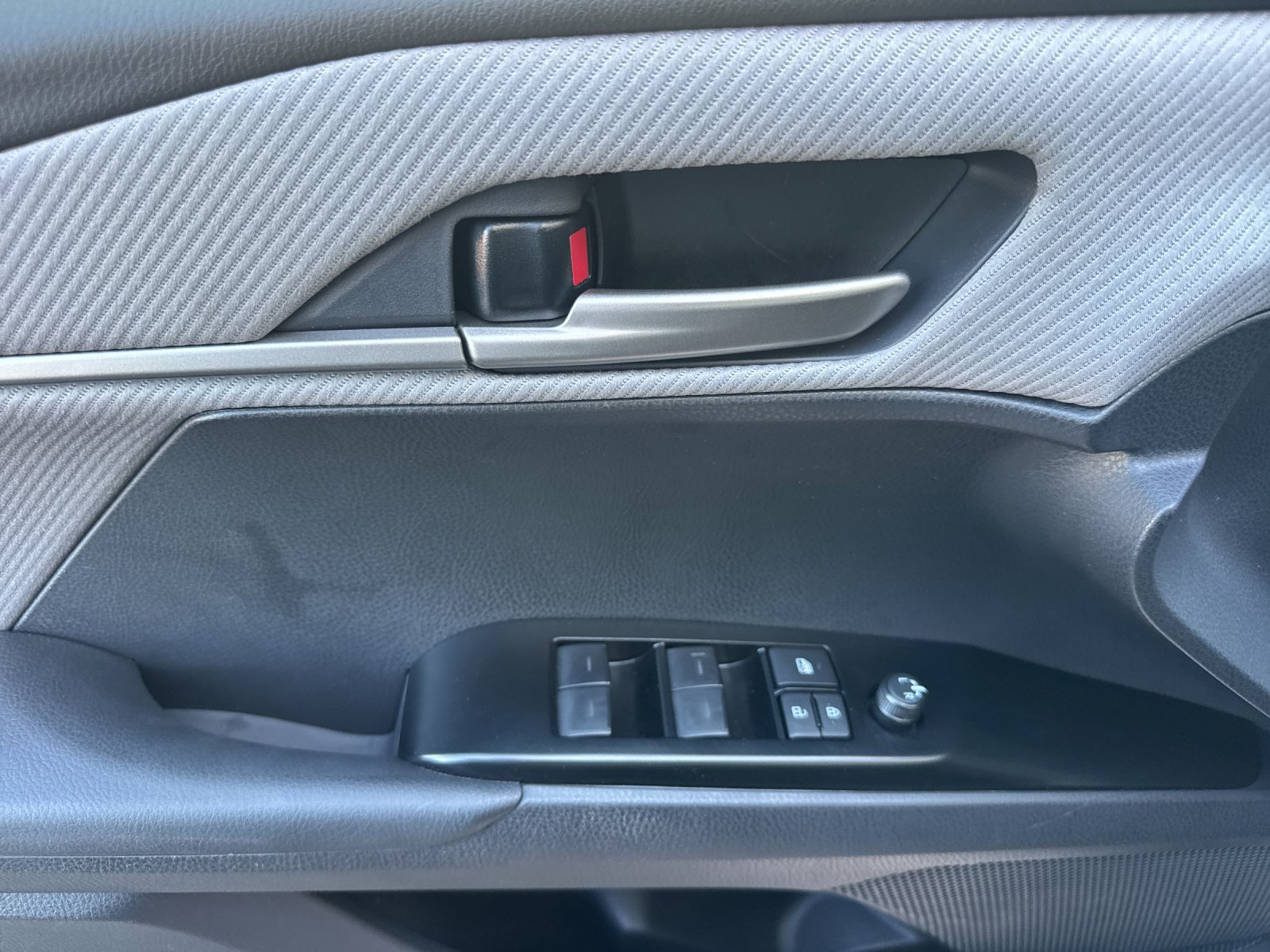 Used 2026 Toyota Camry SE w/ Multimedia Upgrade Package FWD image 11