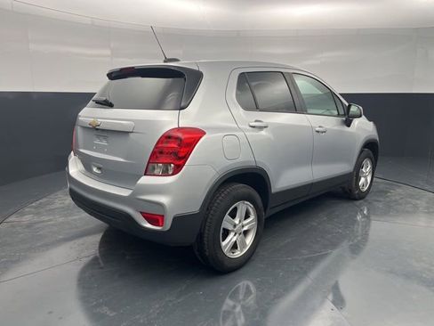 Used 2020 Chevrolet Trax LS w/ Tint and Cruise Package image 6