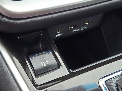Used 2022 Subaru Legacy Premium AWD/4WD image 21