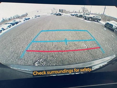 Certified 2024 Toyota Highlander XLE image 6