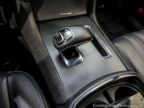 Used 2013 Chrysler 300 S RWD image 16