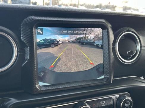 Certified 2021 Jeep Gladiator Overland w/ Popular Equipment Package image 15