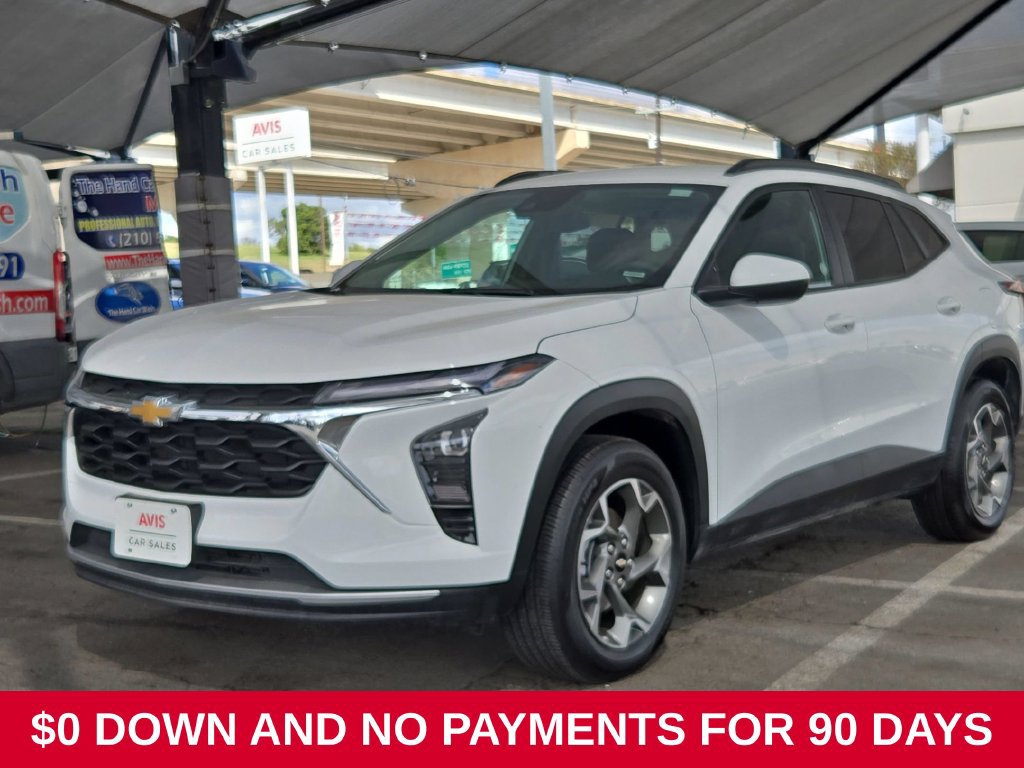 Used 2026 Chevrolet Trax LT FWD image 1